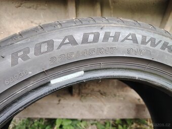 Pneu 225/45 R17 - 3