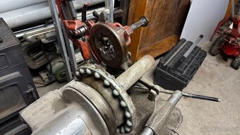 Prodám kvalitní závitořez RIDGID 300A - 3