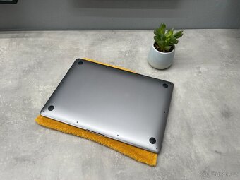 Apple MacBook Air M1 - CTO: 16 GB, 1 TB, 8x GPU, 8x CPU - 3