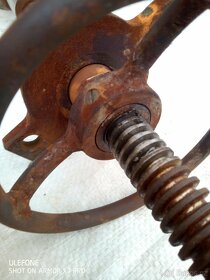 Lis- posuv strojů - 3