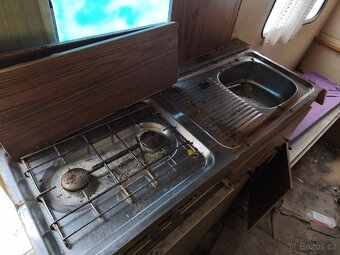 Karavan na pevné stání - 3