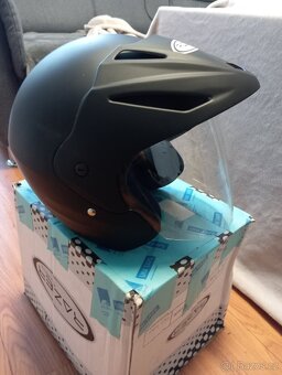 Přilba na skútr - 3