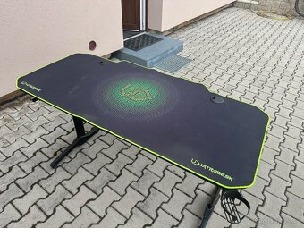 Herní stůl ULTRADESK s podložkou - 3