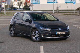 Volkswagen Golf e Šedá/ sivá - 3