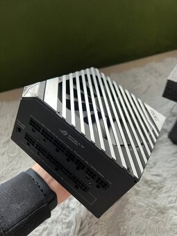Predám nový zdroj ASUS ROG THOR 850W Platinum II - 3
