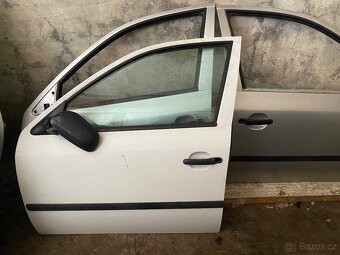 Škoda Octavia 1 páté dveře i normální,zadní nárazník Levně - 3