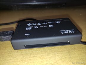 Prodám čtečku SD karet 6 NI 1 USB 2,0 - 3