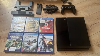 Playstation 4 (500GB) + V2 camera + 6 her - 3