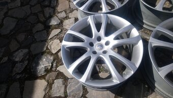 prodám originál al kola 19 5x114,3 na SUZUKI - 3