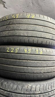 225/45/17 Goodyear,Hankook - 3