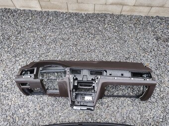Volkswagen Passat B8 Palubní deska a airbagy - 3