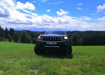 Jeep Grand Cherokee 5.7 Hemi - 3