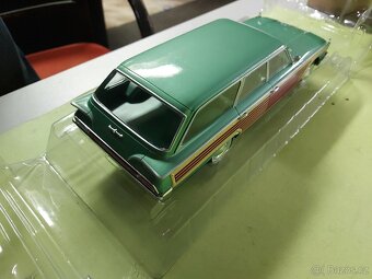 1:18 Ford Country Squire, MCG - 3