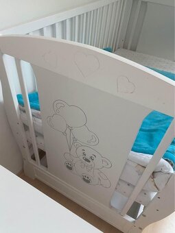 Dětská postýlka bílá se šuplíkem + rošt + matrace - 3