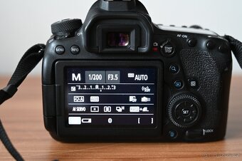 set Canon eos 6d mark ii, objektiv, blesk, brašna - 3