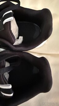 Dětská volnočasová obuv Adidas vel. 38 2/3 - 3