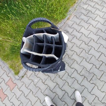 Prodám golfový bag s dámskými holemi pro praváka - 3