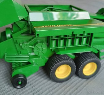 Bruder Lis na velké balíky John Deere 690 - 3