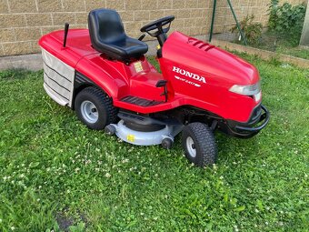Zahradní traktor Honda 2417 - 3