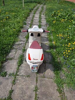 Dětský skútr Vespa - 3