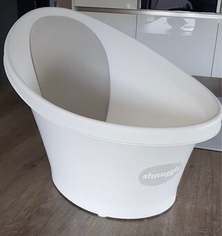 Shnuggle kbelíková vanička s pěnovým opěradlem světle šedá - 3
