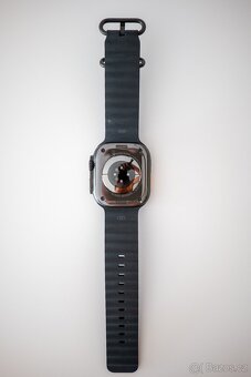 Apple Watch Ultra 2 – černý titan + 2 originální řemínky - 3