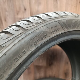 255/40 R20 101V zimní pneumatiky Goodyear Ultragrip Performa - 3