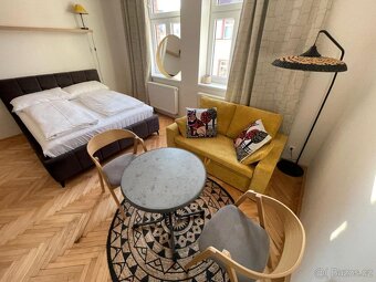 K pronájmu útulný a plně vybavený byt 1+kk o rozloze 30 m² v - 3