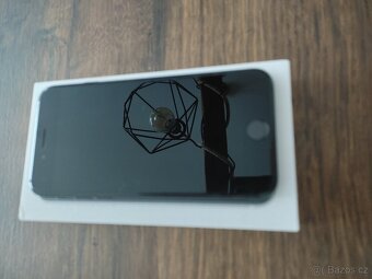 iPhone SE 3 gen. 64 GB 10/2022, 82% baterie-PEKNY,neposkozen - 3