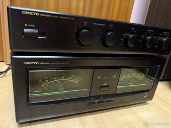 Onkyo Integra - 3