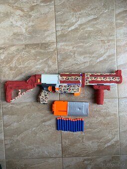 Nerf strike elite retaliator - 3