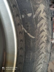 Prodám 4 zimní pneu s hřeby - 3