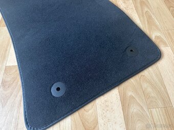 Koberec spolujezdce Audi A4 B5 - 3