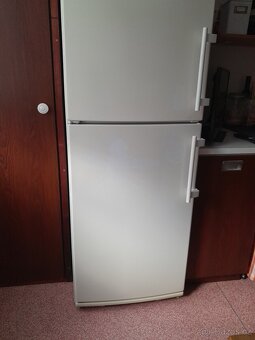 Lednice s mrazákem zn.LIEBHERR - 3