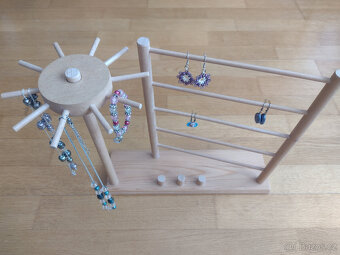 STOJAN NA ŠPERKY - 3