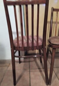 Nabízím dvě čalouněné a restaurované židle Ton - 3