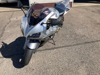 Honda CBR 1000 RR Fireblade 998 ccm 131 kW - 3