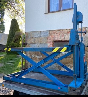 Nůžkový hydraulický zvedák 1,5 t - 3