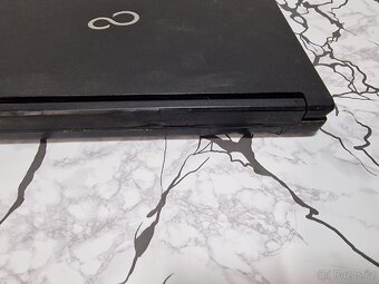 Notebook Fujitsu Lifebook E5440M - 3