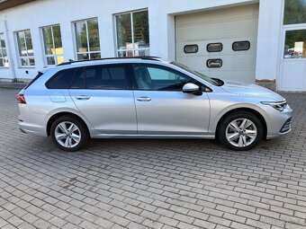 Volkswagen Golf 8 2.0TDI rok 10/2022 - 3