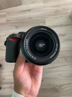 Nikon D3100 s jedním objektivem - 3