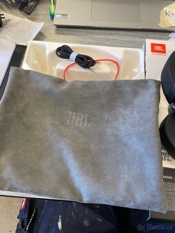 Sluchátka JBL LIVE 770NC - 3