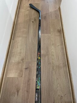 Hokejka Bauer TWITCH - 77 flex, P92 levá, černá custom - 3
