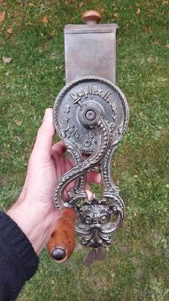 Velmi starý (cca 110-115let) krásný zdobený mlýnek DUPLEX - 3