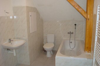 Pronájem 3kk podkroví, Chomutovská 458, Kášterec - 3