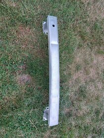 Peugeot 3008,5008 ,opel grandland,výztuha narazniku - 3