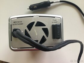 BELKIN 300W univerzální napájecí autoadaptér - 3