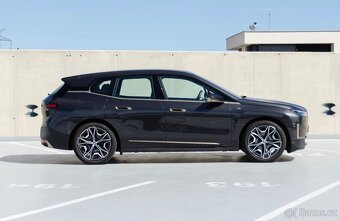 BMW iX xDrive40, Masáž, H&K, Tažné, DPH - 3