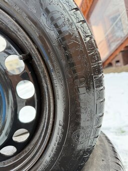 Prodám zimní pneu 215 60 R16 Continental s disky - 3