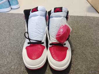 Nike Air Jordan 1 Retro High OG Heritage - 3